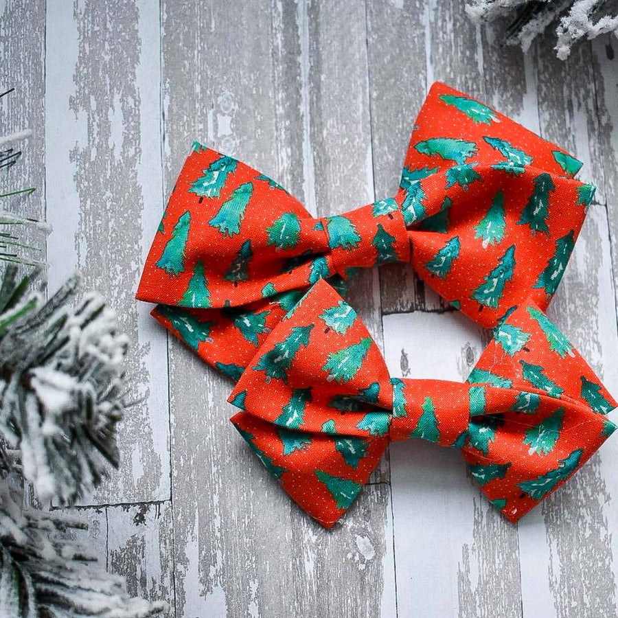 Santa's Tree Farm Bow
